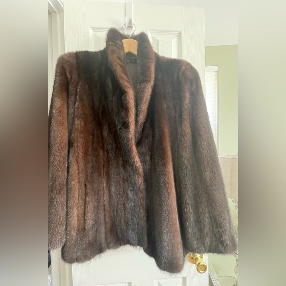 Mink Jacket 
Color Brown 
Size 16
Pit to pit 22
Length   28
Sleeves. 25